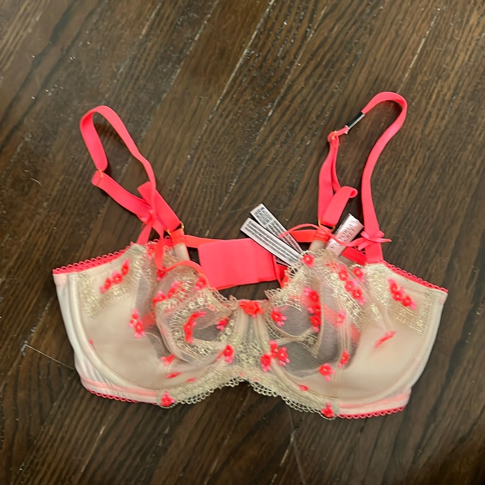 victoria’s secret bra NWT